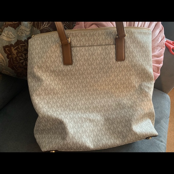 Michael Kors Logo Purse and Wallet - Picture 2 of 5